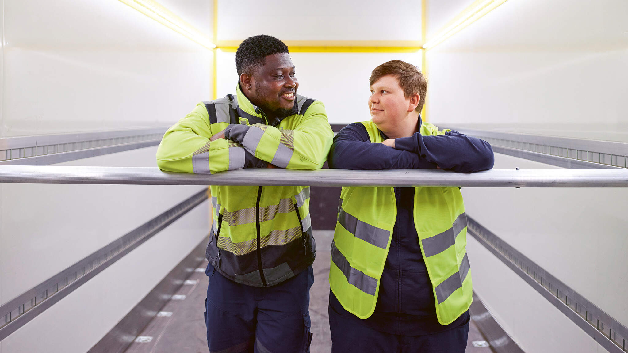 Young drivers in Bremen: Samuel und Henrie (Picture: Frank Schinski)